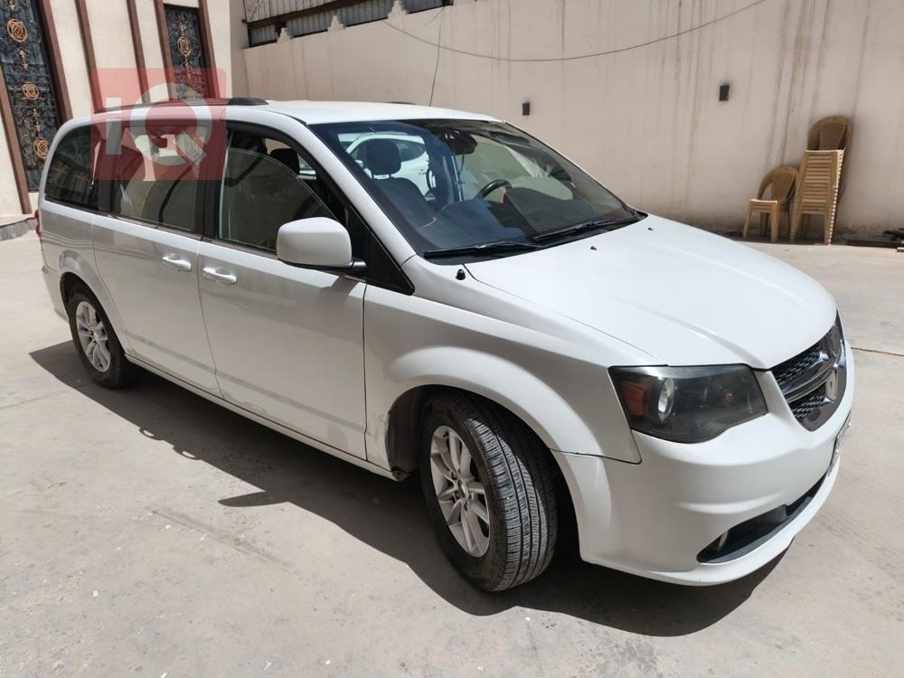 دودج جراند كارافان